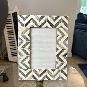 Made in India Multi Media Picture Frame in Chevron for 5.5in x 3.5in Photos